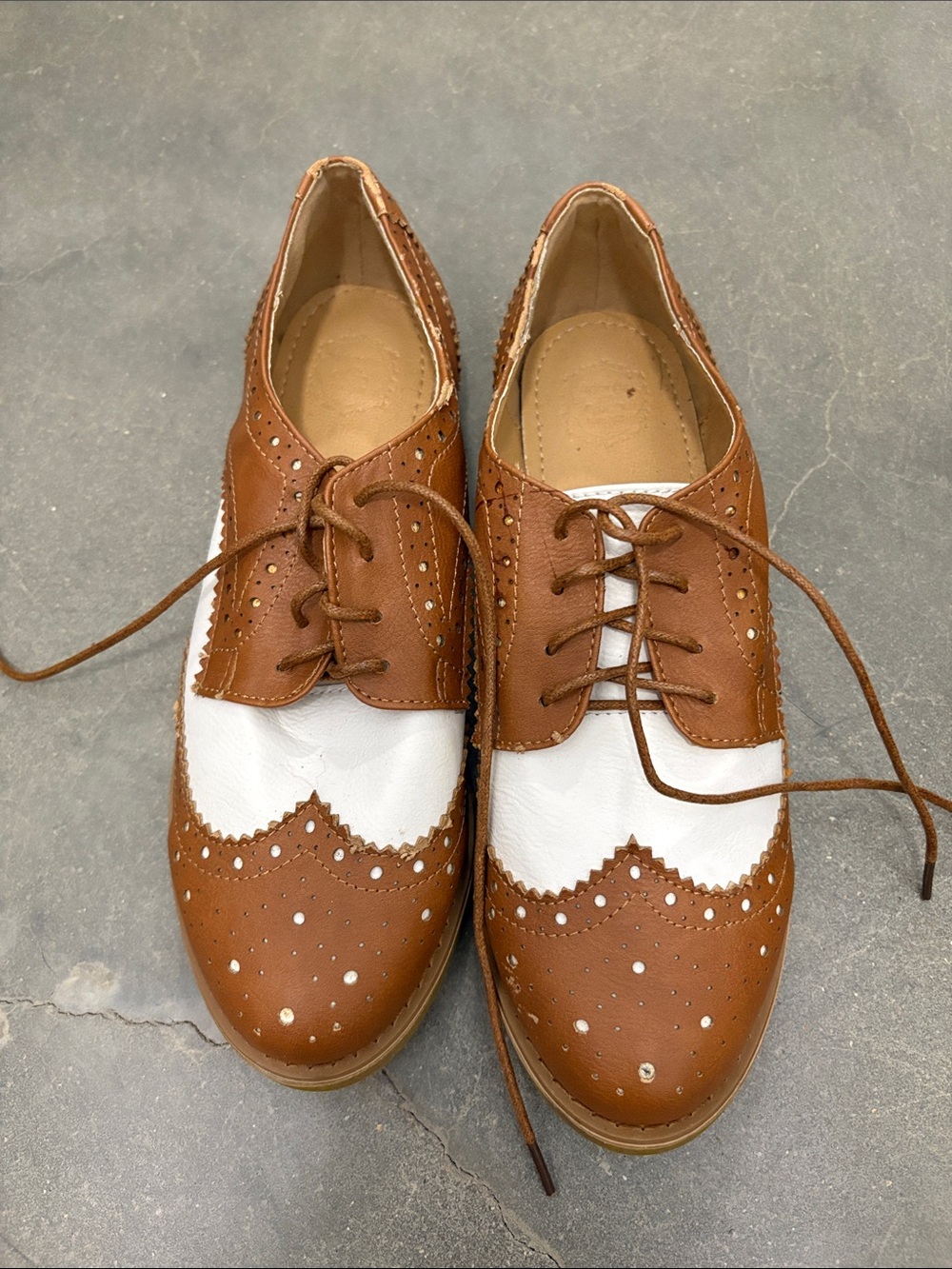 Women's Two-Tone Tan and White Wingtip Oxfords